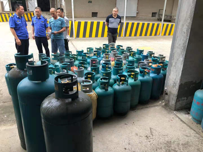 江夏城管严厉打击黑气点